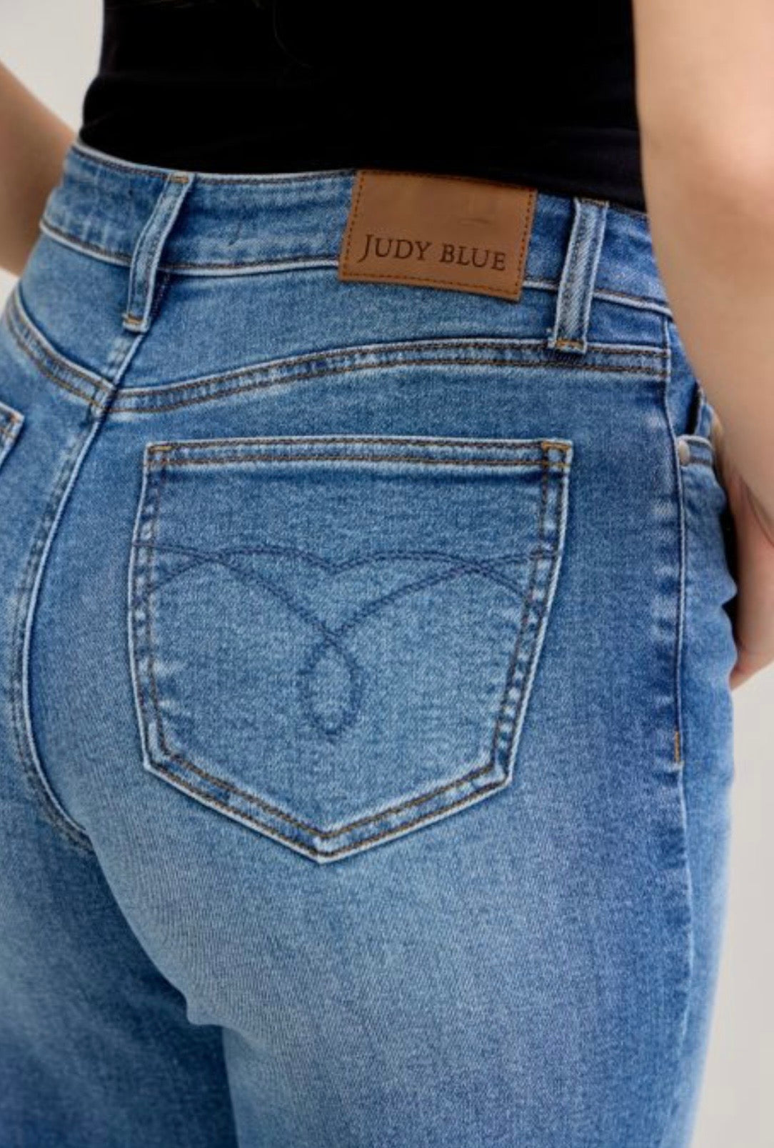 Wide Crop Vintage Pockets w/Wide Hem by Judy Blue