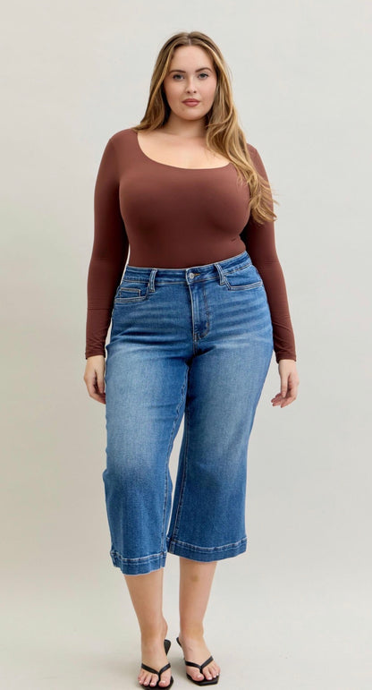 Wide Crop Vintage Pockets w/Wide Hem by Judy Blue