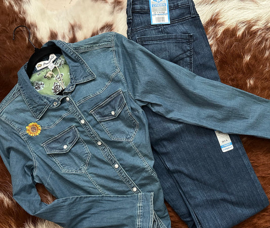 Ladies Stretch Denim w/Vintage Cowgirl Patch